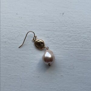 Talbots Gold-Tone Earring with Blush Baroque Pearl Drops..one earring only